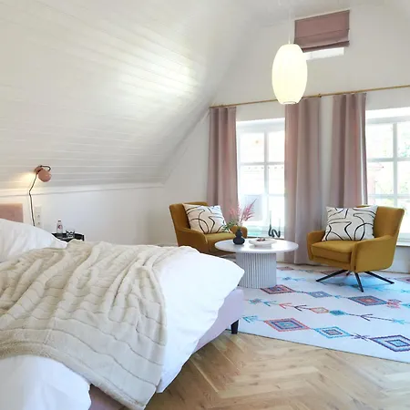 Five Rooms-2